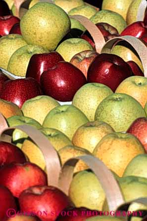 Stock Photo #6594: keywords - agriculture apple apples autumn bag bags crop crops cultivate cultivated cultivation display fall farm farming farms food frow fruit growing grown growth market produce vert