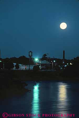 Stock Photo #7270: keywords -  cedar celestial circle circular dawn dusk evening full iowa moon morning night orbit rapids reflect reflecting reflection reflects river round sky town vert water