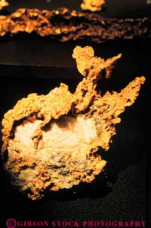 Stock Photo #7439: keywords - accumulate accumulated accumulation crystal crystals deposit deposited deposition formation geologic geological geology gold golden metal mineral minerals nature precious rare rock rocks specimen valuable vert