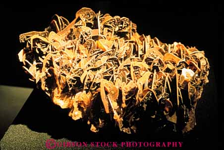 Stock Photo #7447: keywords - accumulate accumulation crystal crystals deposit deposited deposition formation geologic geological geology horz mineral minerals nature rock rocks specimen wulfenite