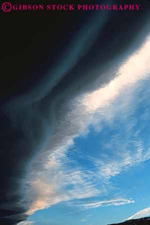 Stock Photo #6984: keywords - atmosphere atmospheric climate cloud clouds condensate condensation condense condensed condensing cool cooling dark edge environment float floating floats fog front moisture mood moody nature sky skyward storm storms stormy suspend suspended thunder thundercloud vapor vert water weather