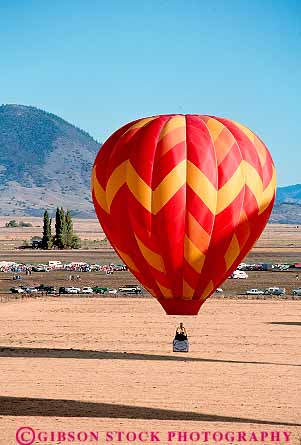 Stock Photo #13718: keywords - air balloon balloons california color colorful elevate flight float floating floats fly flyer flyers flying geometric geometrical geometry glide gravity heat heated hot lift lifted lifting lifts linear montague overhead parallel pattern recreation rise rises rising round sport vert