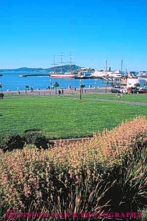 Stock Photo #10548: keywords - aquatic attraction bay california city destination francisco municipal open park parks public san space summer tourist travel vert waterfront