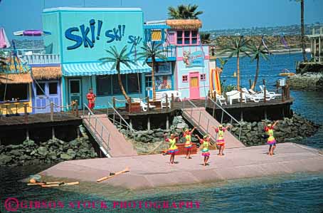 Stock Photo #9366: keywords -  animal animals attraction california diego horz island perform performers performing performs san sea show ski skiers skiing tourist water world