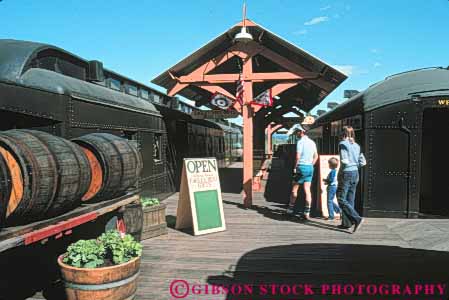 Stock Photo #10008: keywords -  california calistoga country depot horz napa shoppers shopping street streets valley wine