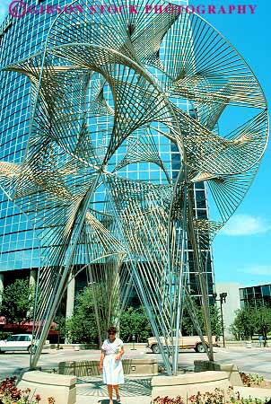 Stock Photo #11843: keywords - abstract dallas geometric geometrical geometry hotel lincoln metal pattern sculpture sculptures texas vert