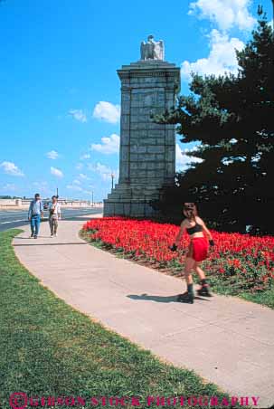 Stock Photo #8905: keywords - arlington athletes athletic bridge columbia dc district exercise fitness health memorial motion move movement moving near of people recreation rollerblade rollerblading rollerskate rollerskating sport sports summer vert washington woman workout