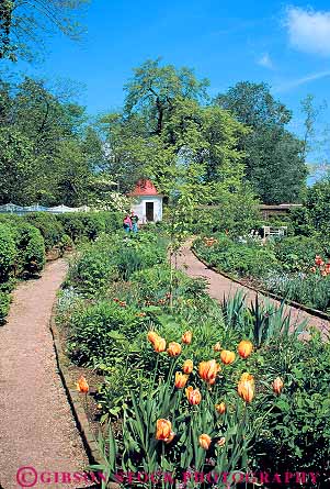 Stock Photo #13284: keywords -  american architecture building buildings colonial couple design estate estates garden gardens george historic history home house in mansion mansions mount path paths people president presidential presidents style traditional vernon vert virginia washington