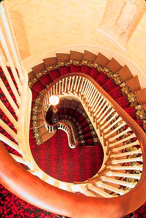 Stock Photo #18107: keywords -  bannister bannisters building civil confederacy historic house in interior of pattern patterns richmond site sites spiral spirals stair staircase stairs vert virginia war white