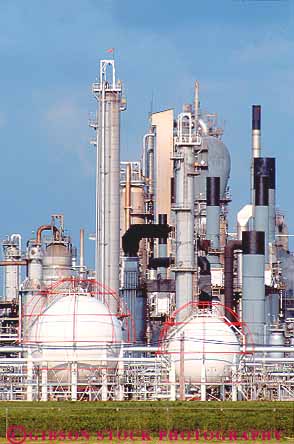 Stock Photo #13620: keywords -  clean equipment fuel fuels gas industrial industries industry louisiana machine machinery modern new oil petroleum pipe pipes refine refineries refinery refines refining shiny south southern tank tanks union vert