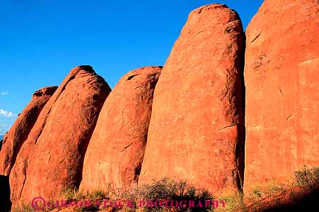 Stock Photo #13633: keywords -  arches bread exposure formation formations geologic geological geology horz landscape landscapes loaf loaves national park parks peculiar public red redrock sandstone scenery scenic sedimentary slickrock utah