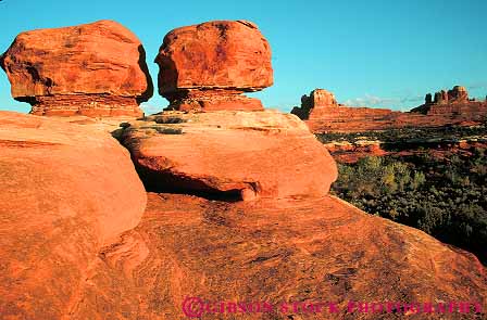Stock Photo #13647: keywords -  canyonlands exposure formation formations geologic geological geology horz landscape landscapes national natural nature park parks public red redrock rock rocks sandstone scenery scenic sedimentary slickrock utah