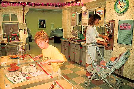 Stock Photo #11343: keywords - baby boy boys child children discovery horz interact interactive kid learn learning milwaukee mother museum museums parent single wisconsin with world