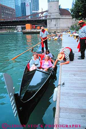 Stock Photo #8992: keywords -  attraction boat boating chicago gondola gondolas illinois leisure outdoor outside people recreation river tour tourist tourists tours traveler travelers vert woman women