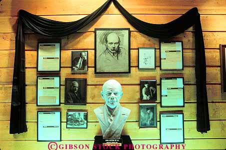 Stock Photo #14746: keywords -  borglum center commemorate commemorating dakota display displaying displays exhibit exhibits gutzon historical horz keystone memorial memorials mt museum museums rushmore sculptor sculpture south