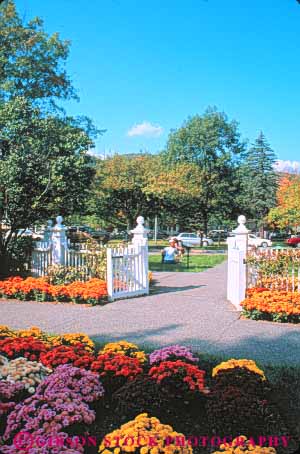 Stock Photo #9340: keywords -  common england fence fences garden gardens gate gates landscaping near new park parks pretty quaint rural small town towns vermont vert woodstock