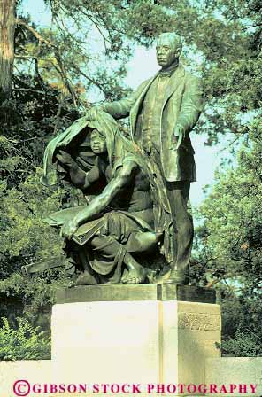 Stock Photo #15216: keywords - african alabama american black booker campus campuses college colleges commemorate commemorates commemorating ethnic ethnicity historic human institute man metal minority national person region site south southern statue statues t tuskegee universities university vert washington