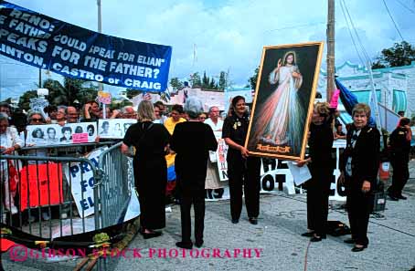 Stock Photo #6172: keywords -  attitude barricade demonstrate demonstrators elian express gonzalez home horz influence miami opinion out outspoken protest public speak together unite united