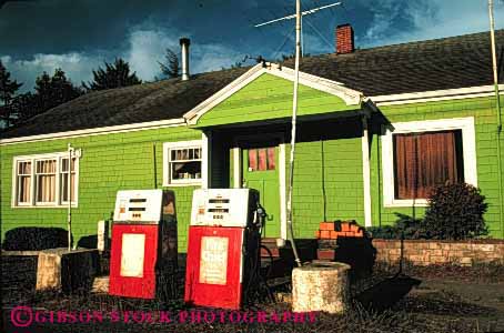 Stock Photo #3148: keywords -  abandoned americana antique fuel gas gasoline historic horz industry machine old petroleum pump service station transportation vintage