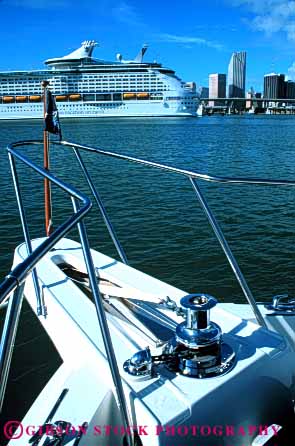 Stock Photo #4352: keywords -  bay boating bow city craft cruise float florida harbor marina miami port recreation ship tropical vert vessel water yacht